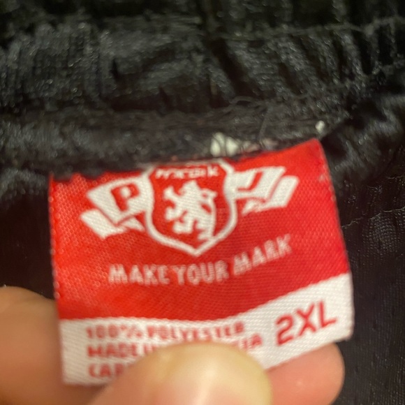 2XL black and grey shorts - Picture 3 of 3